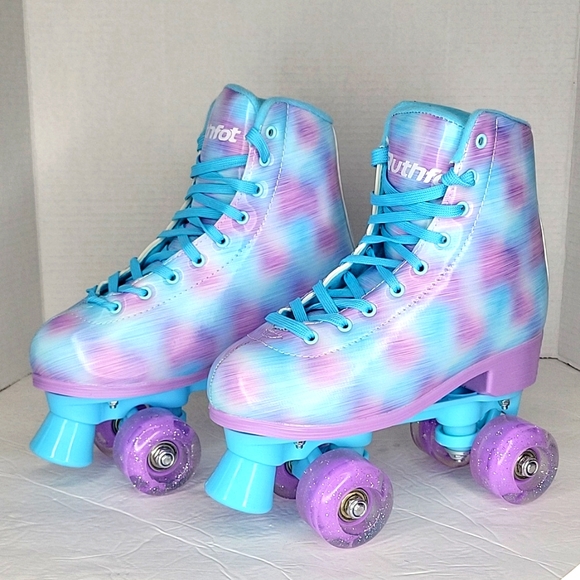 Skates - Picture 3 of 6